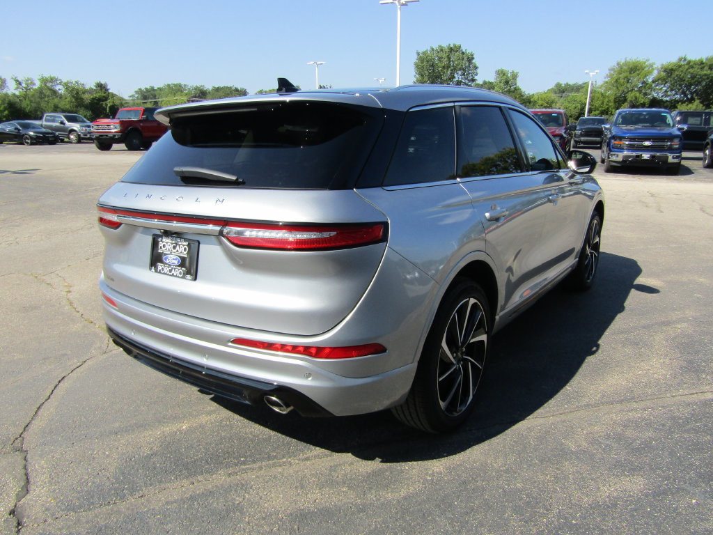 Used 2024 Lincoln Corsair Grand Touring AWD/4WD image 9