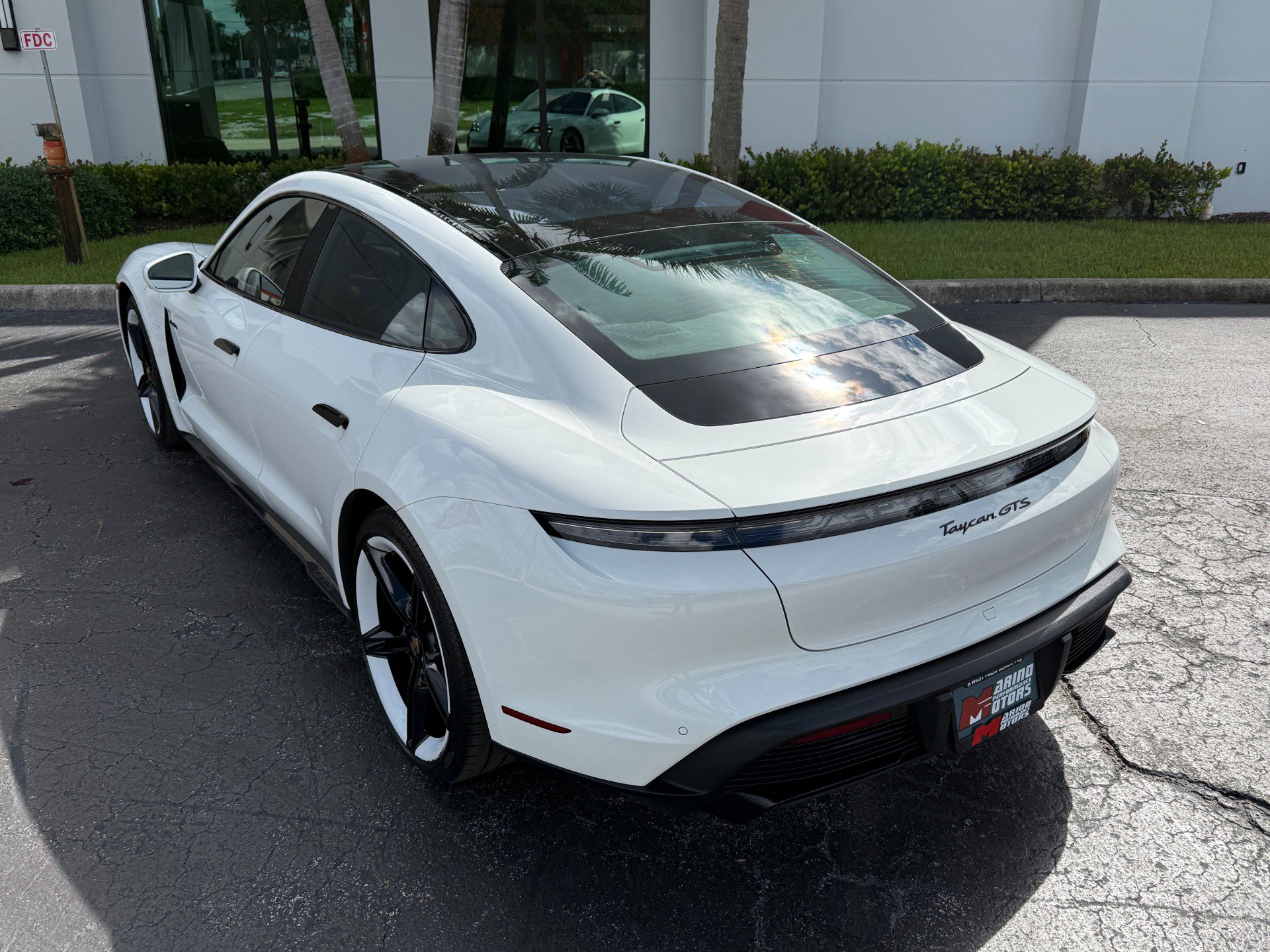 Used 2022 Porsche Taycan GTS image 16