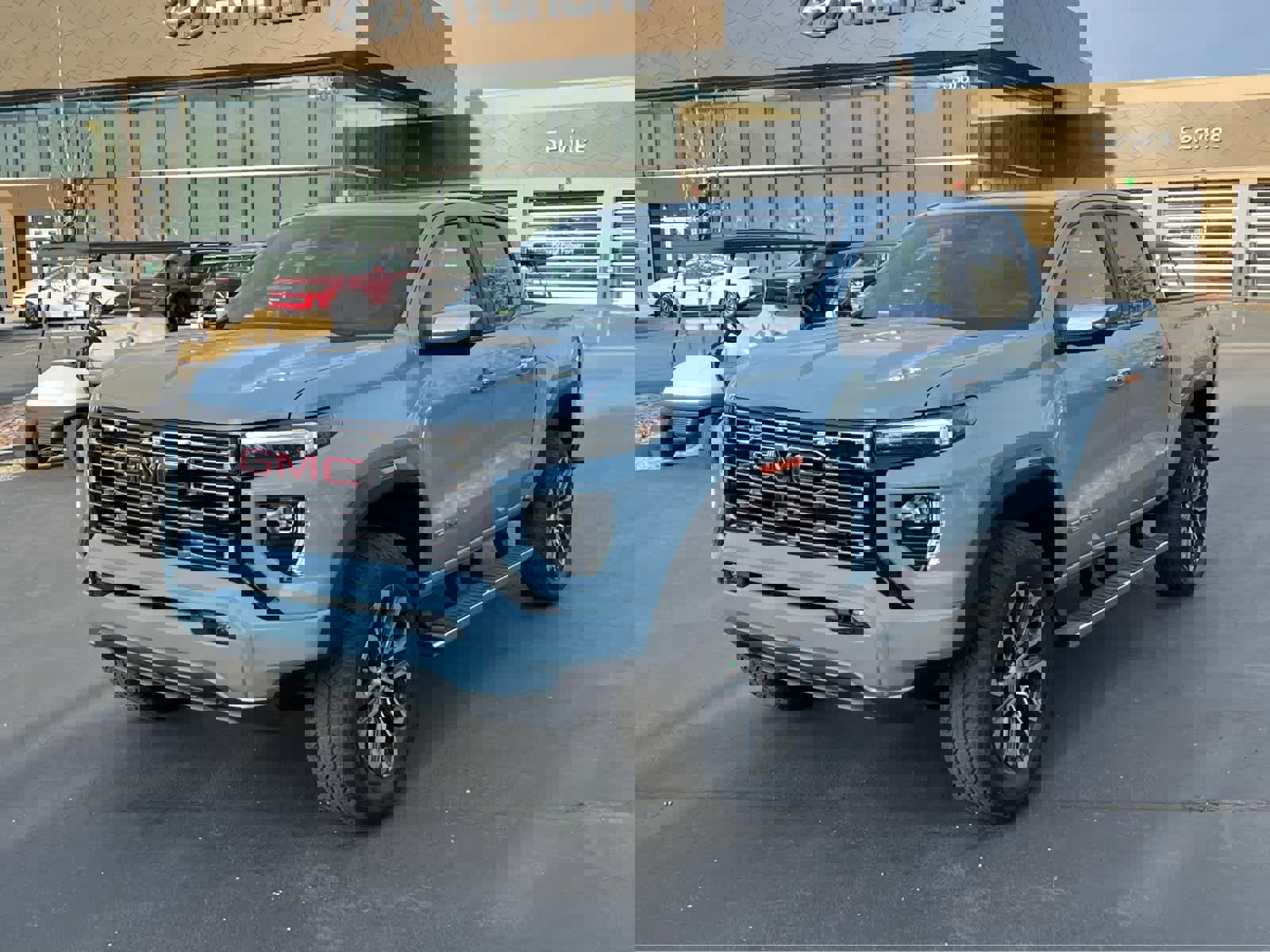 Used 2026 GMC Canyon Denali image 2