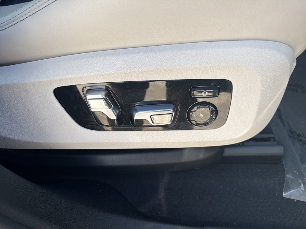 Used 2023 BMW X6 M w/ Executive Package image 11