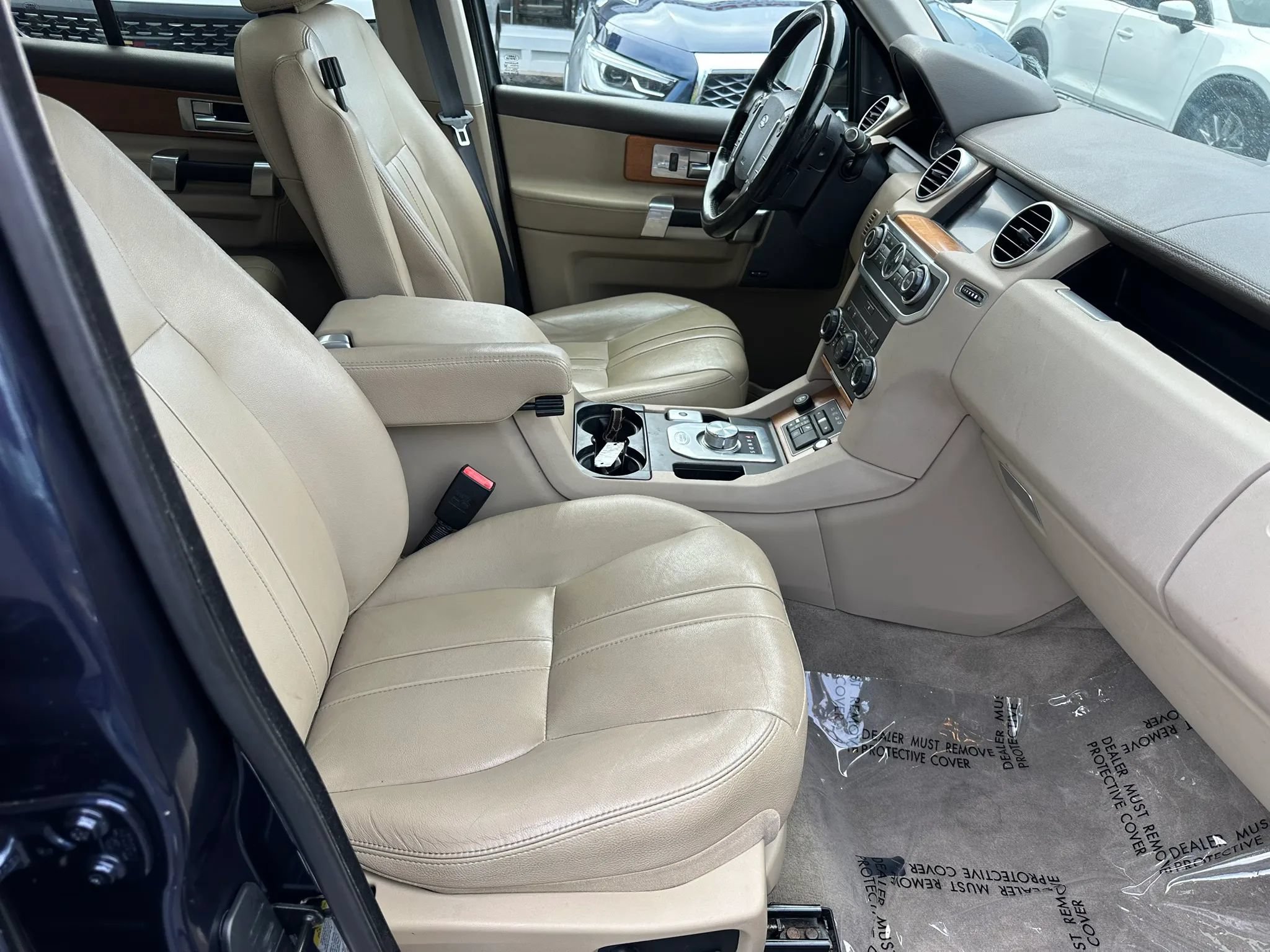 Used 2016 Land Rover LR4 HSE Silver Edition AWD/4WD image 15