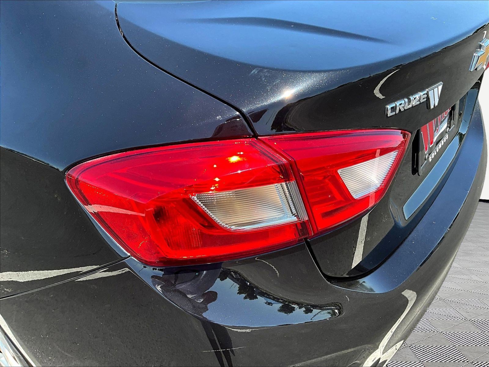 Used 2018 Chevrolet Cruze LS FWD image 21