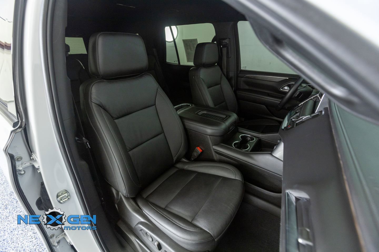 Used 2022 Chevrolet Tahoe Z71 w/ Luxury Package image 41