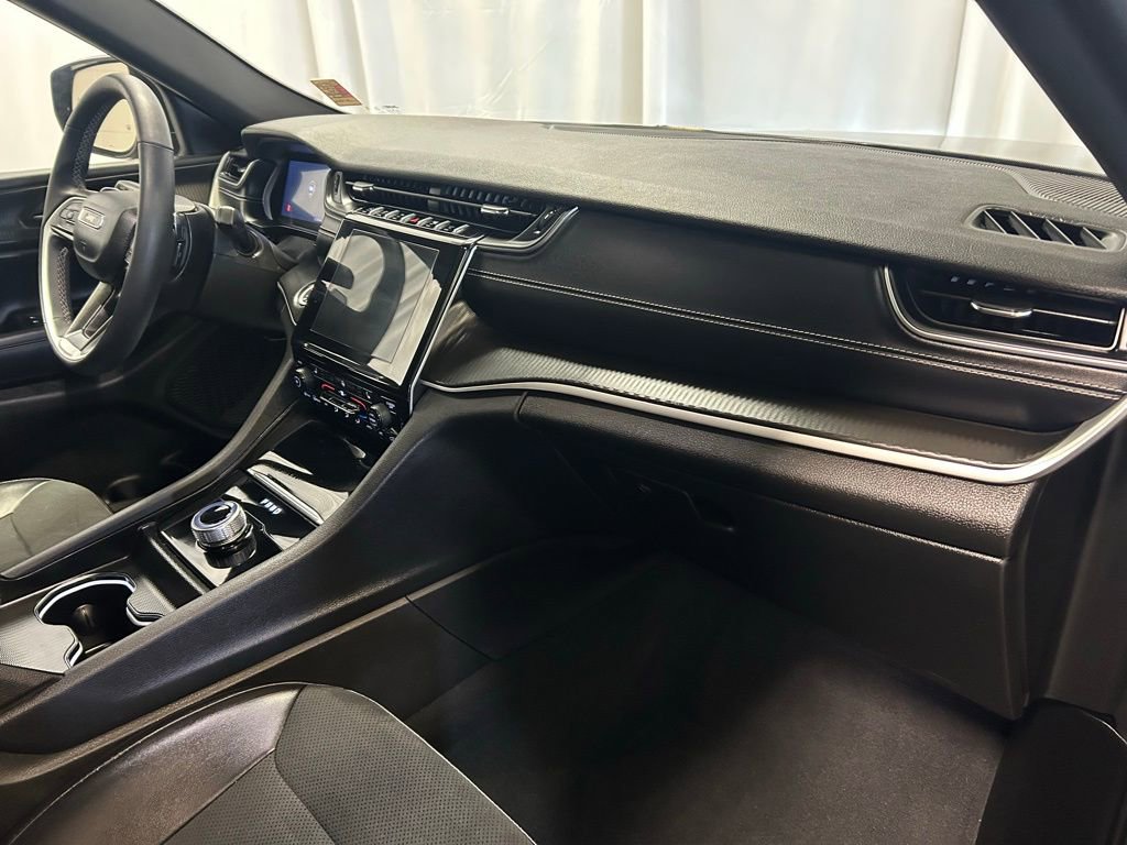 Used 2024 Jeep Grand Cherokee Altitude image 23