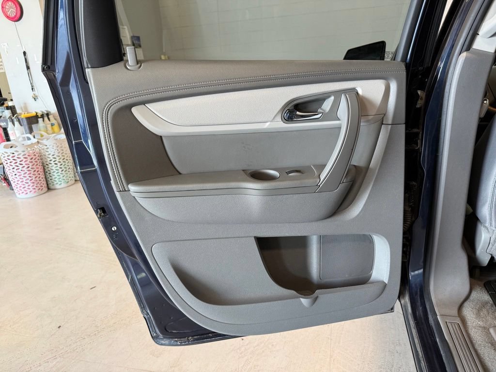 Used 2015 Chevrolet Traverse LS FWD image 12