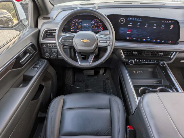 Used 2025 Chevrolet Suburban LT AWD/4WD image 15