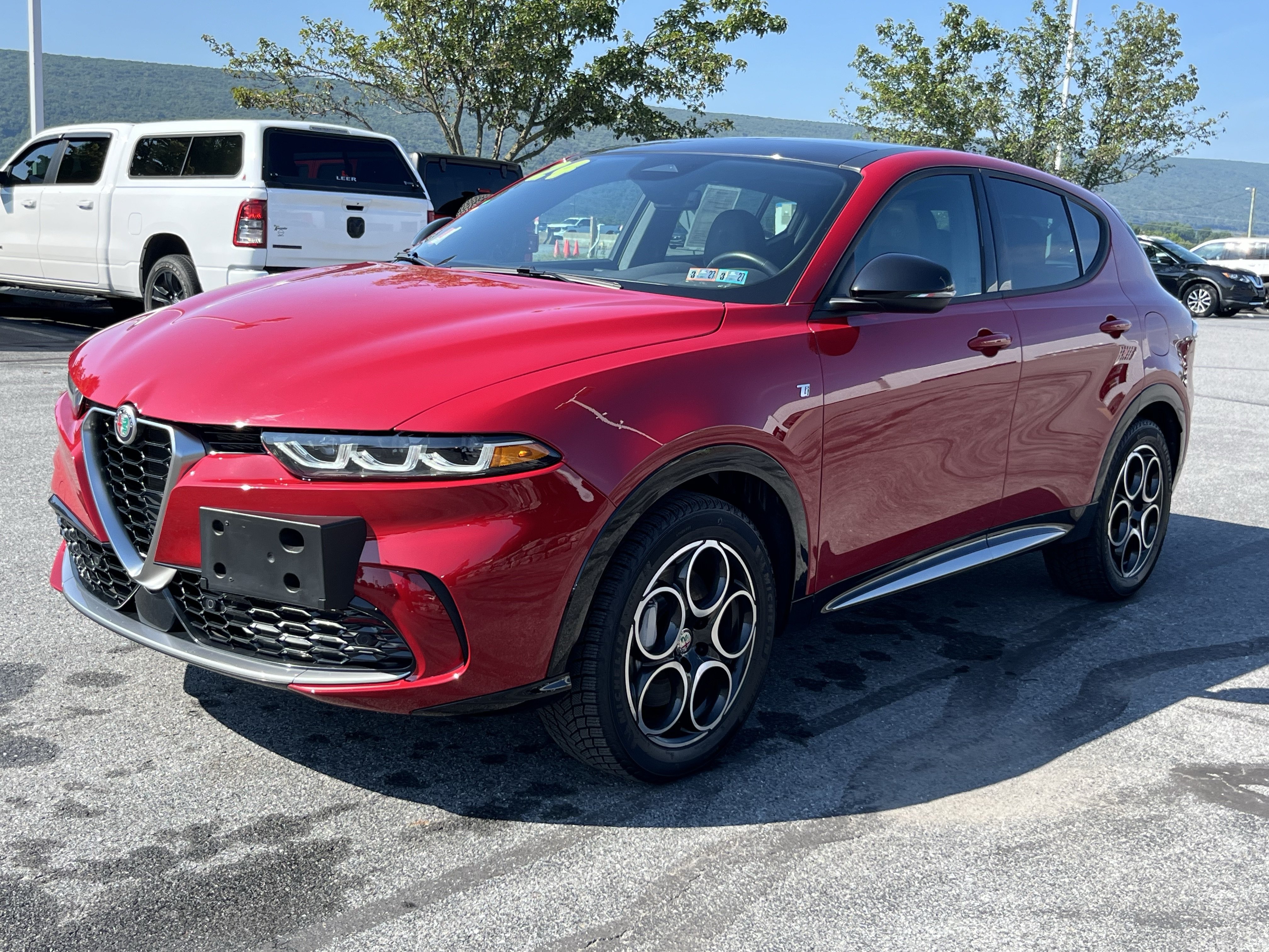 Used 2024 Alfa Romeo Tonale Ti w/ Premium Interior Package AWD/4WD image 11