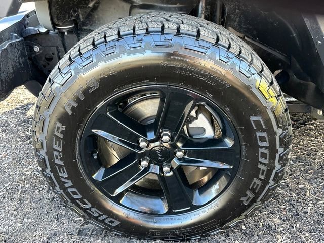 Used 2020 Jeep Wrangler Unlimited Sahara image 22