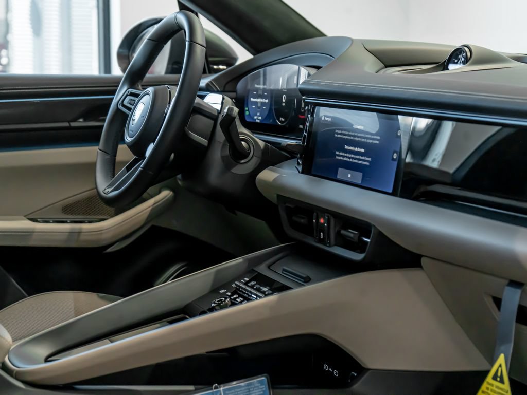 New 2026 Porsche Macan Turbo Electric AWD/4WD image 27