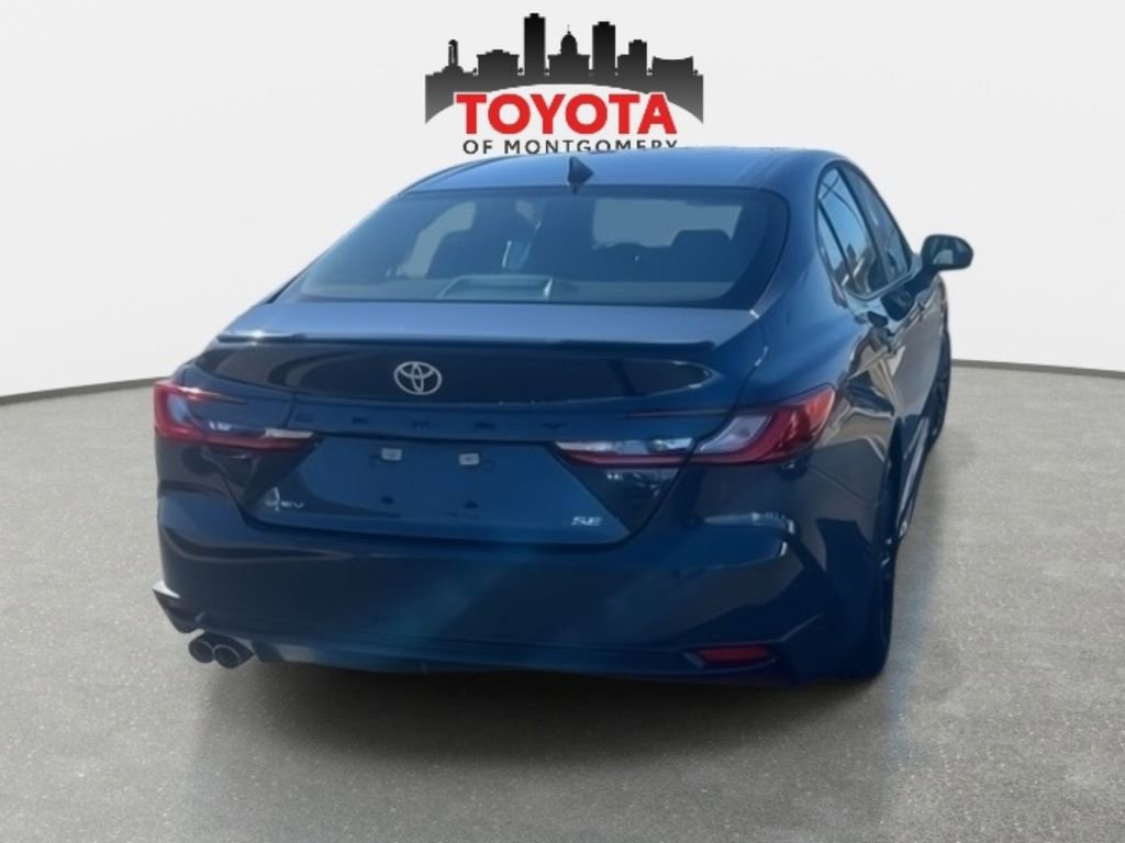 Used 2025 Toyota Camry SE image 7