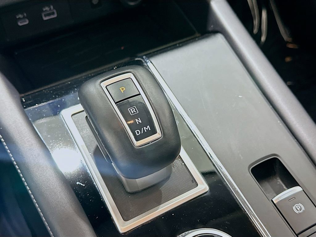Used 2023 Mitsubishi Outlander SE image 17