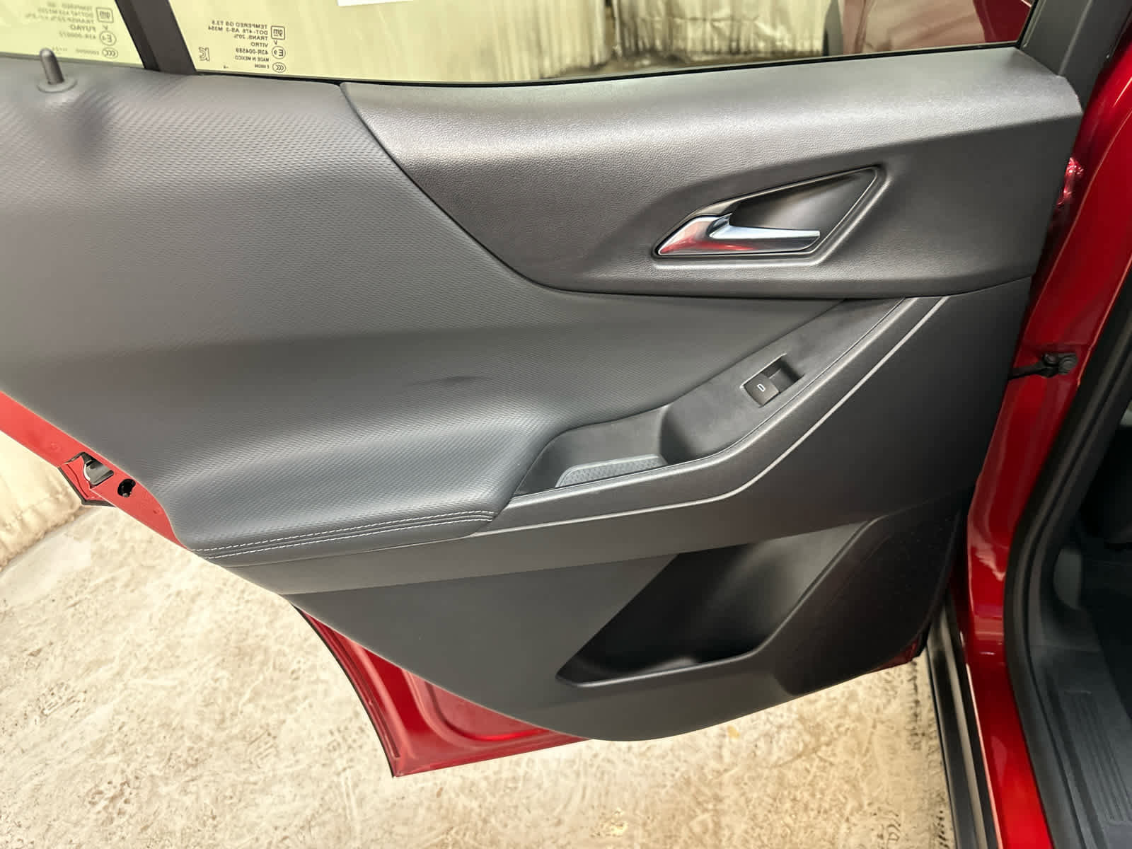 Certified 2025 Chevrolet Equinox LT w/ Convenience Package II image 29