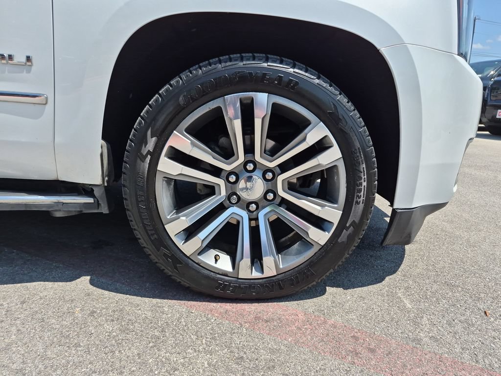 Used 2017 GMC Yukon XL Denali w/ Open Road Package AWD/4WD image 18