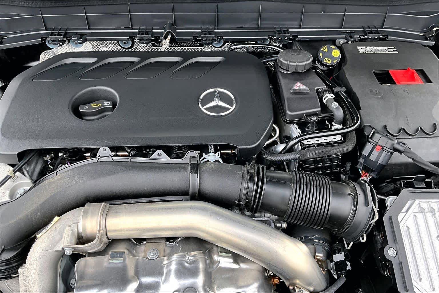 Used 2025 Mercedes-Benz GLB 250 image 34