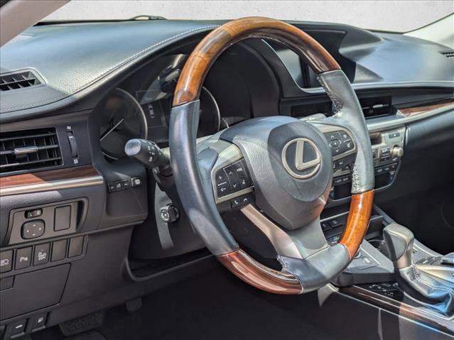 Used 2016 Lexus ES 350 w/ Luxury Package w/Wood Trim FWD image 2
