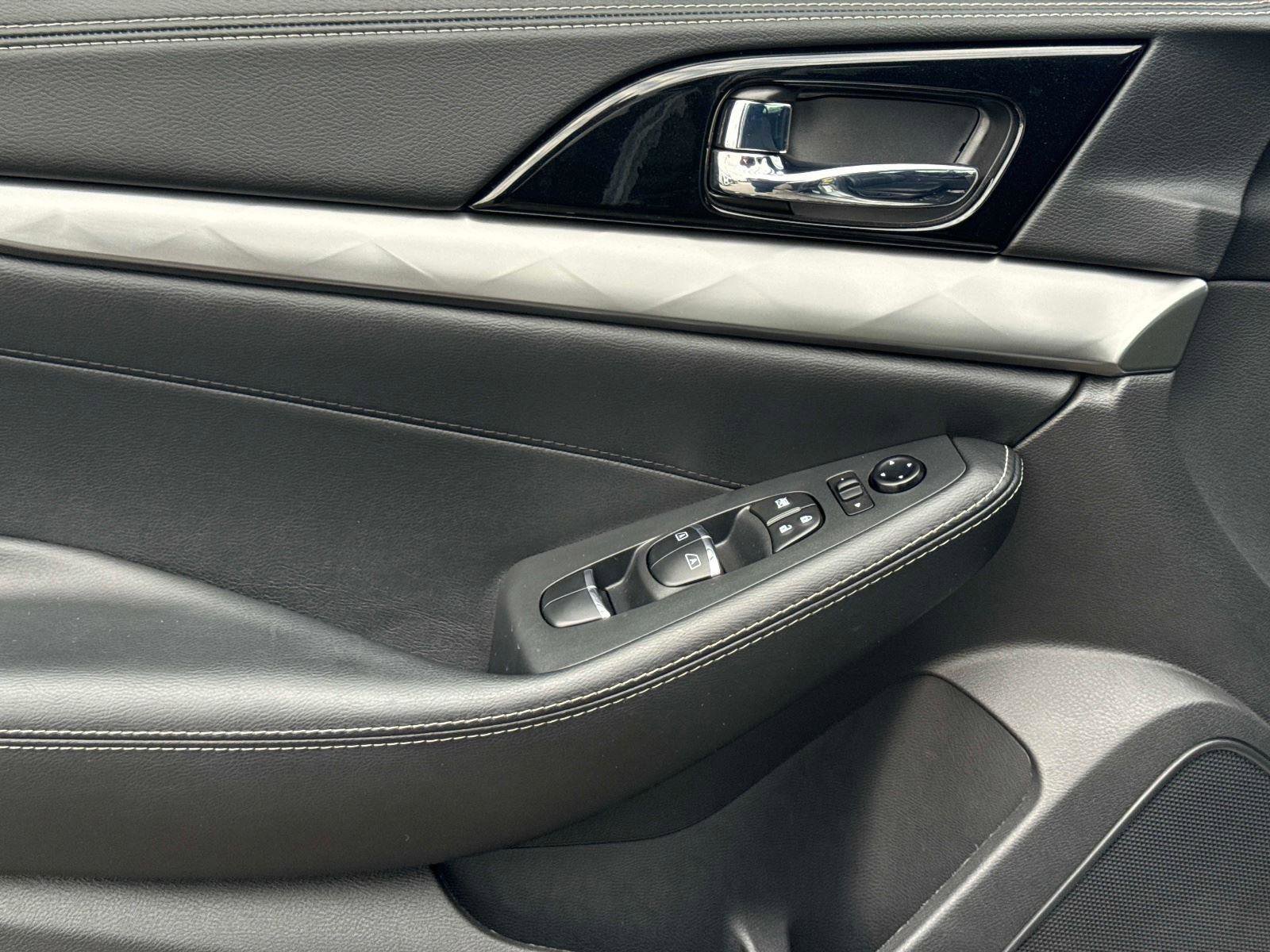 Used 2021 Nissan Maxima 3.5 SV w/ Floor Mat Group image 16