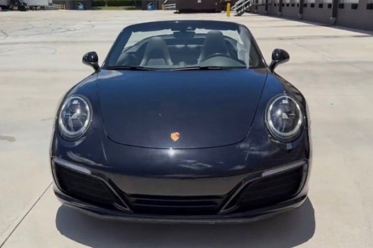 Used 2019 Porsche 911 Carrera S image 2