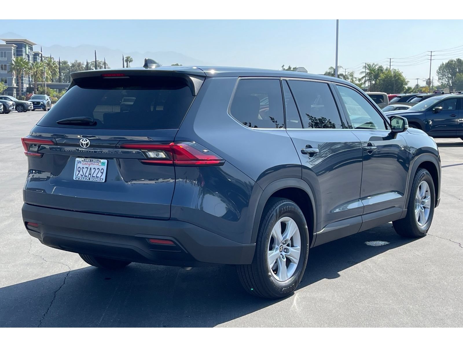 Used 2025 Toyota Grand Highlander FWD image 6