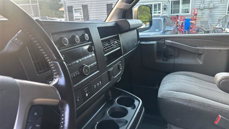 Used 2017 Chevrolet Express 2500 image 25