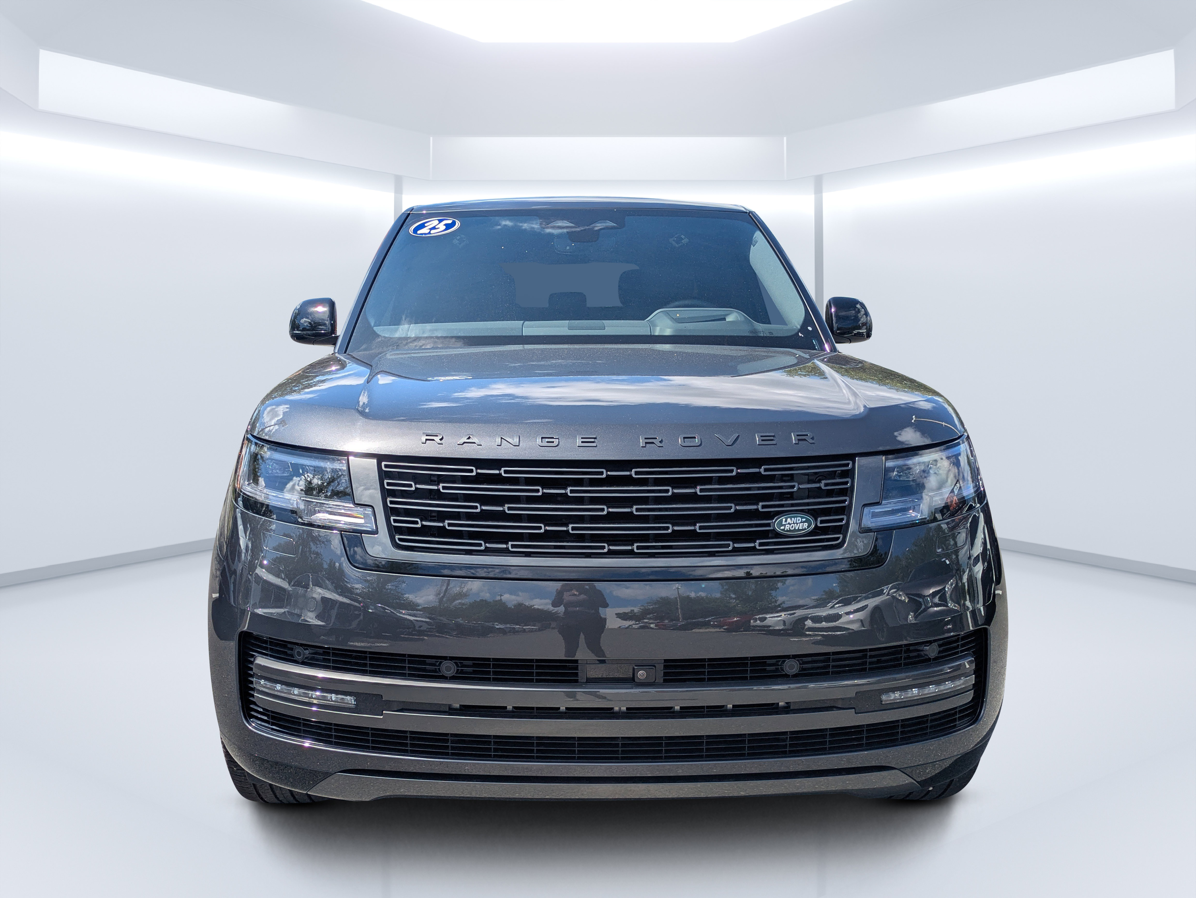 Used 2025 Land Rover Range Rover SE AWD/4WD image 8