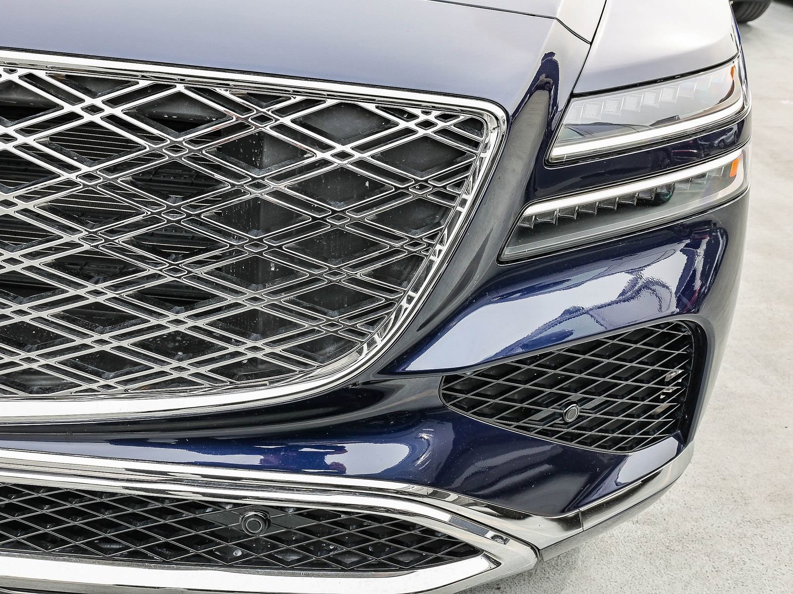 Used 2025 Genesis GV80 2.5T Standard image 10