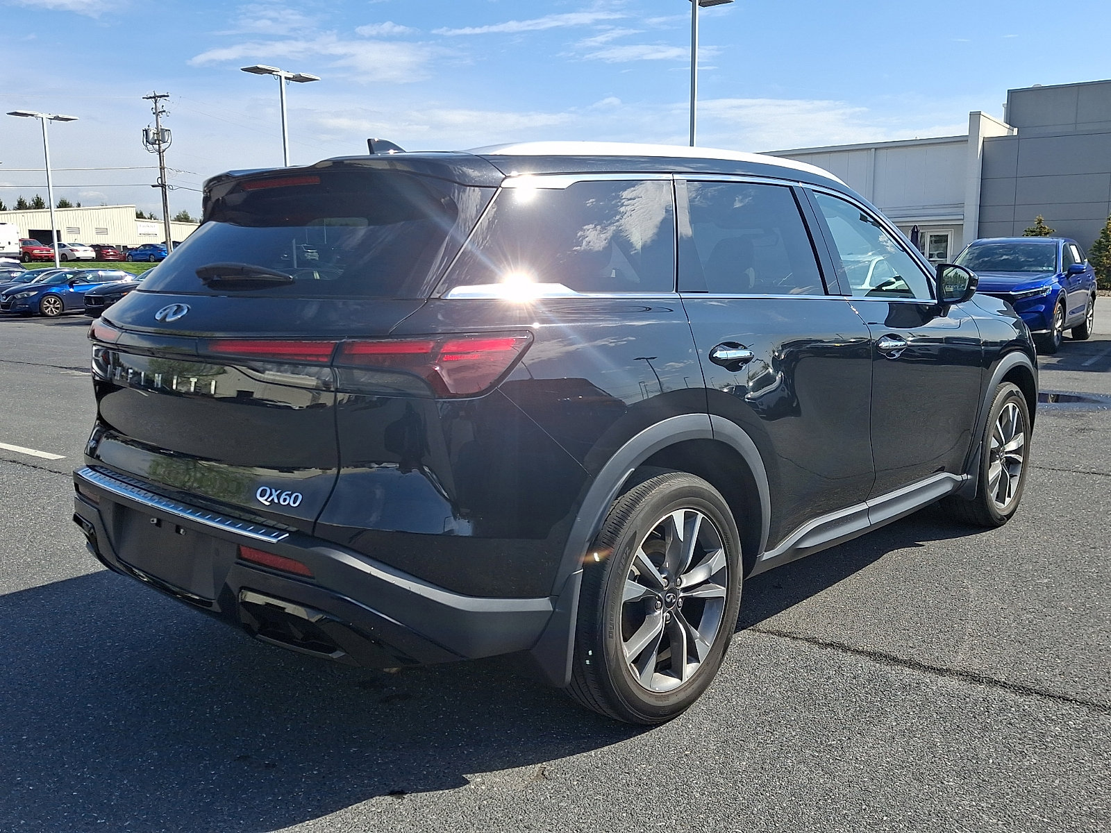 Certified 2023 INFINITI QX60 Luxe w/ Cargo Package image 6