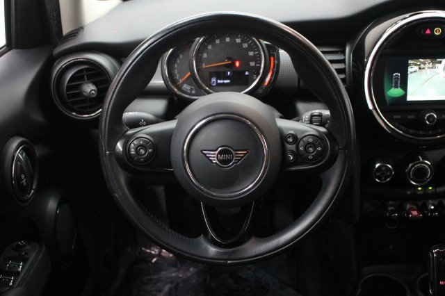 Used 2021 MINI Cooper 4-Door Hardtop w/ Storage Package image 25