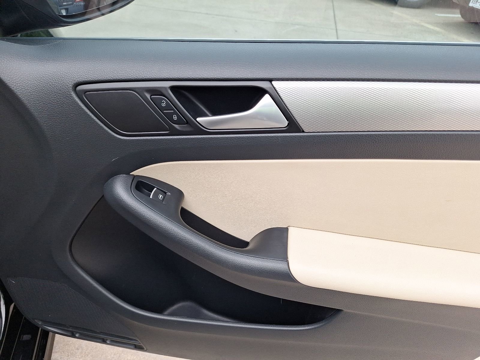Used 2015 Volkswagen Jetta SE FWD image 33