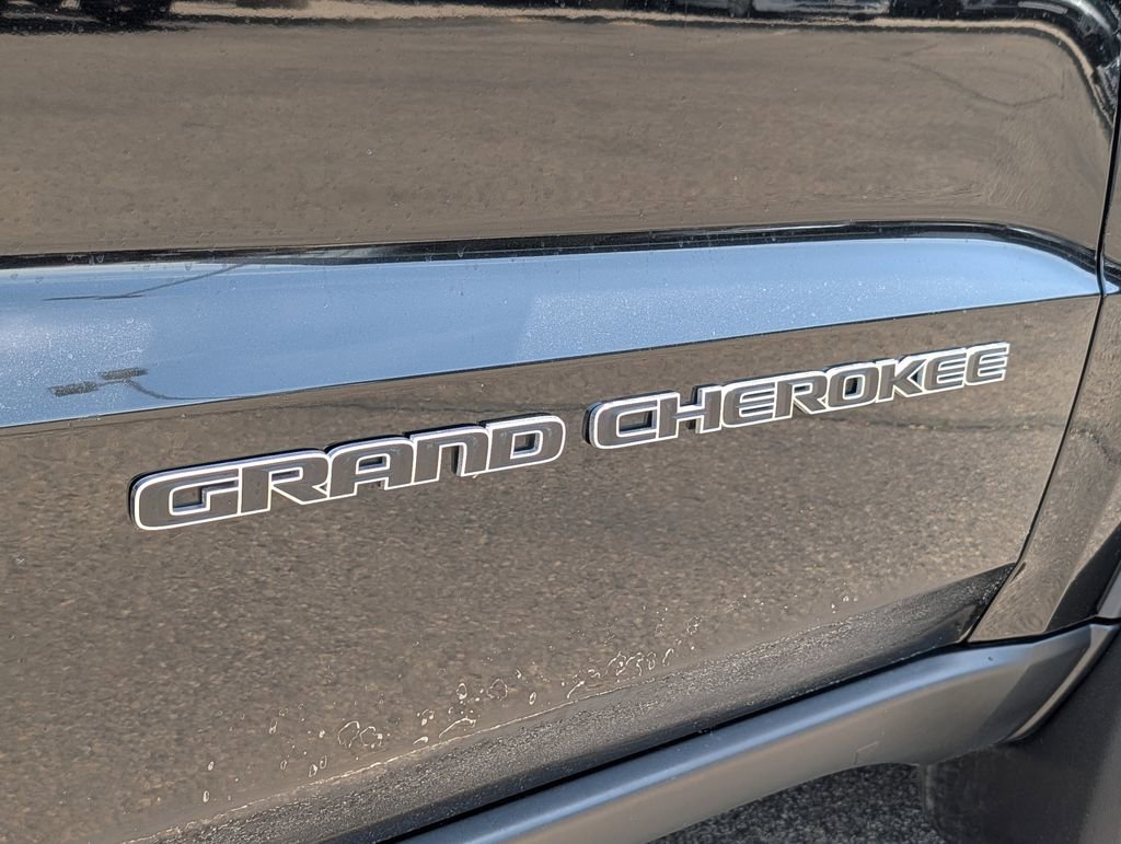 Used 2018 Jeep Grand Cherokee Limited AWD/4WD image 16
