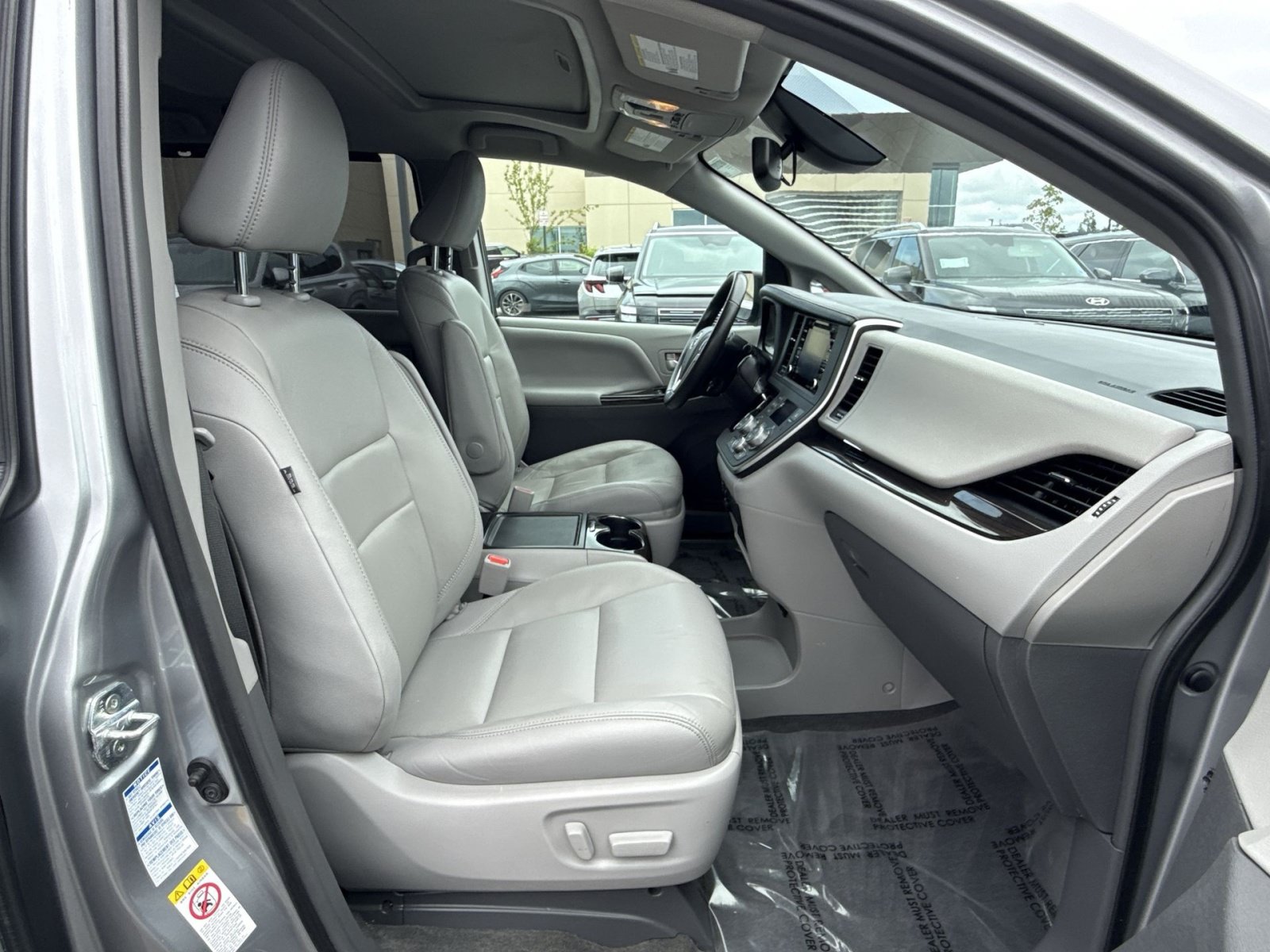 Used 2018 Toyota Sienna XLE Premium AWD/4WD image 27