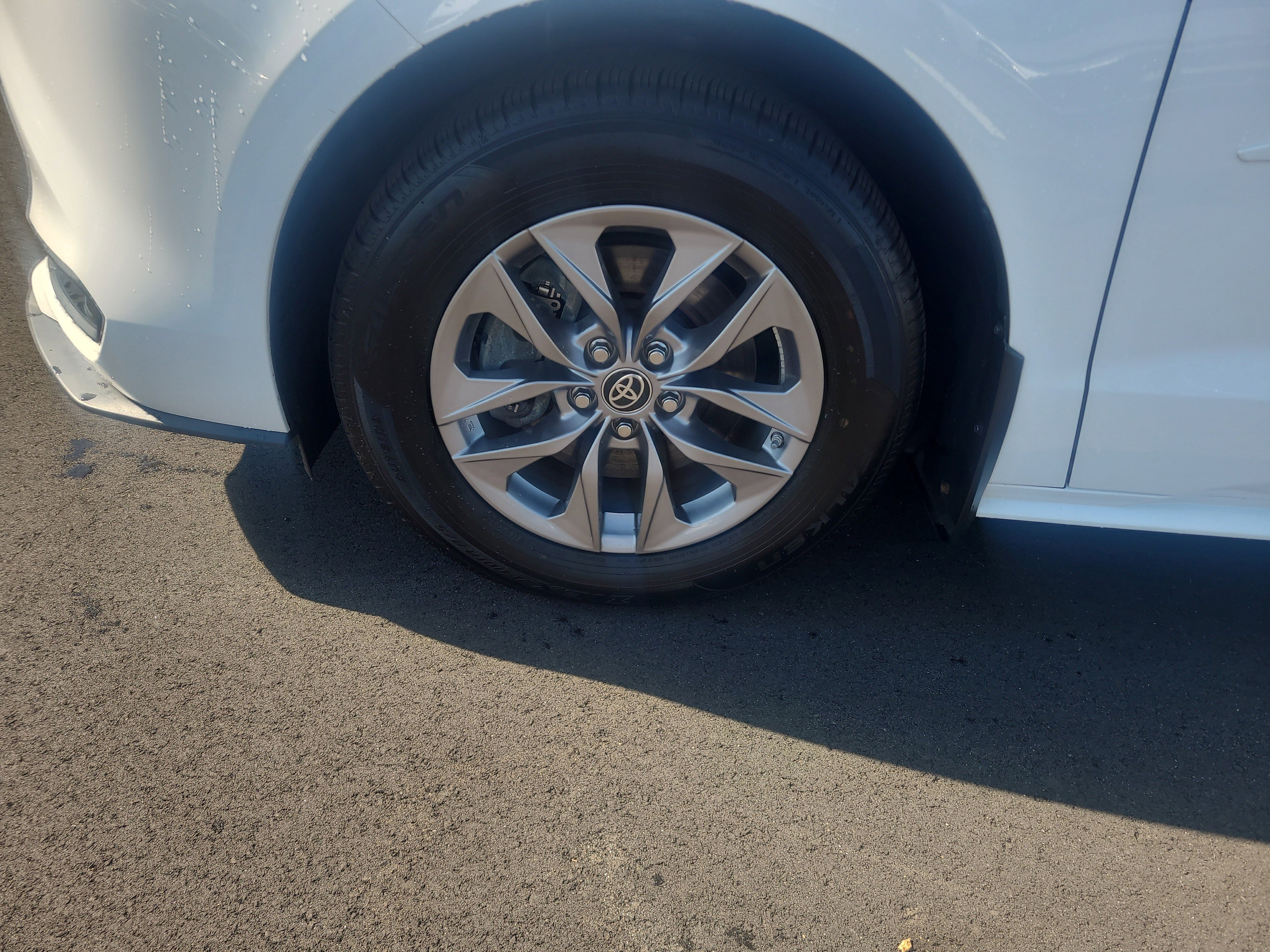 Certified 2023 Toyota Sienna LE AWD/4WD image 9