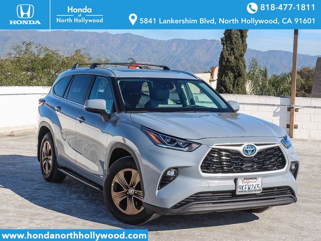 Used 2023 Toyota Highlander Bronze Edition image 1