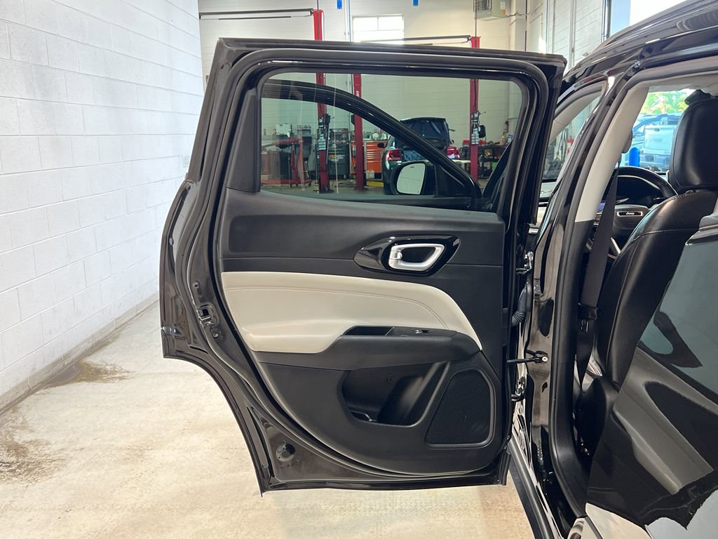 Used 2022 Jeep Compass Limited image 32