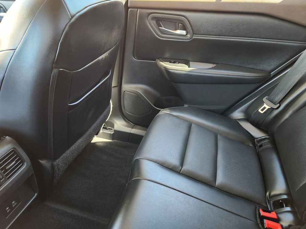 Used 2023 Nissan Rogue SV w/ SV Premium B Package image 25