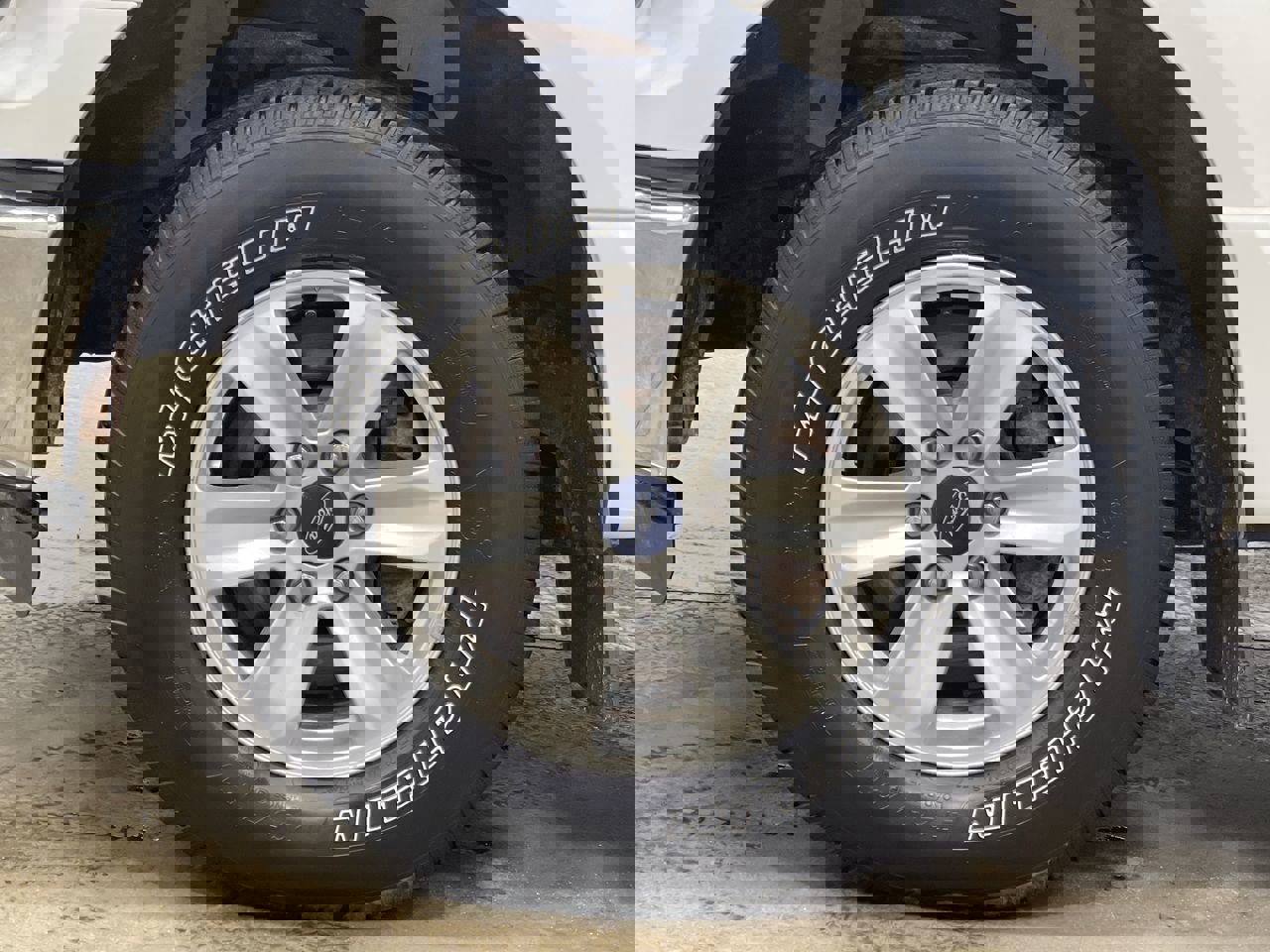 Used 2015 Ford F150 XLT image 4