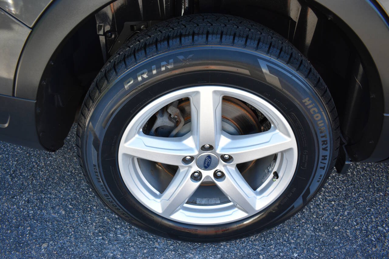 Used 2019 Ford Explorer XLT FWD image 42