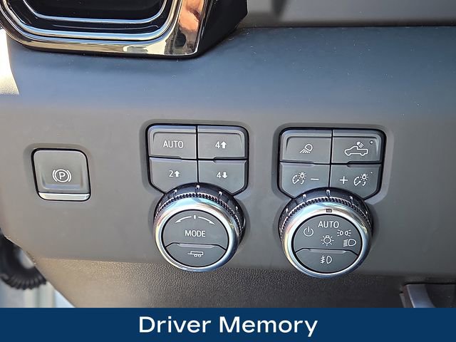 Used 2025 GMC Sierra 3500 AT4 AWD/4WD image 11