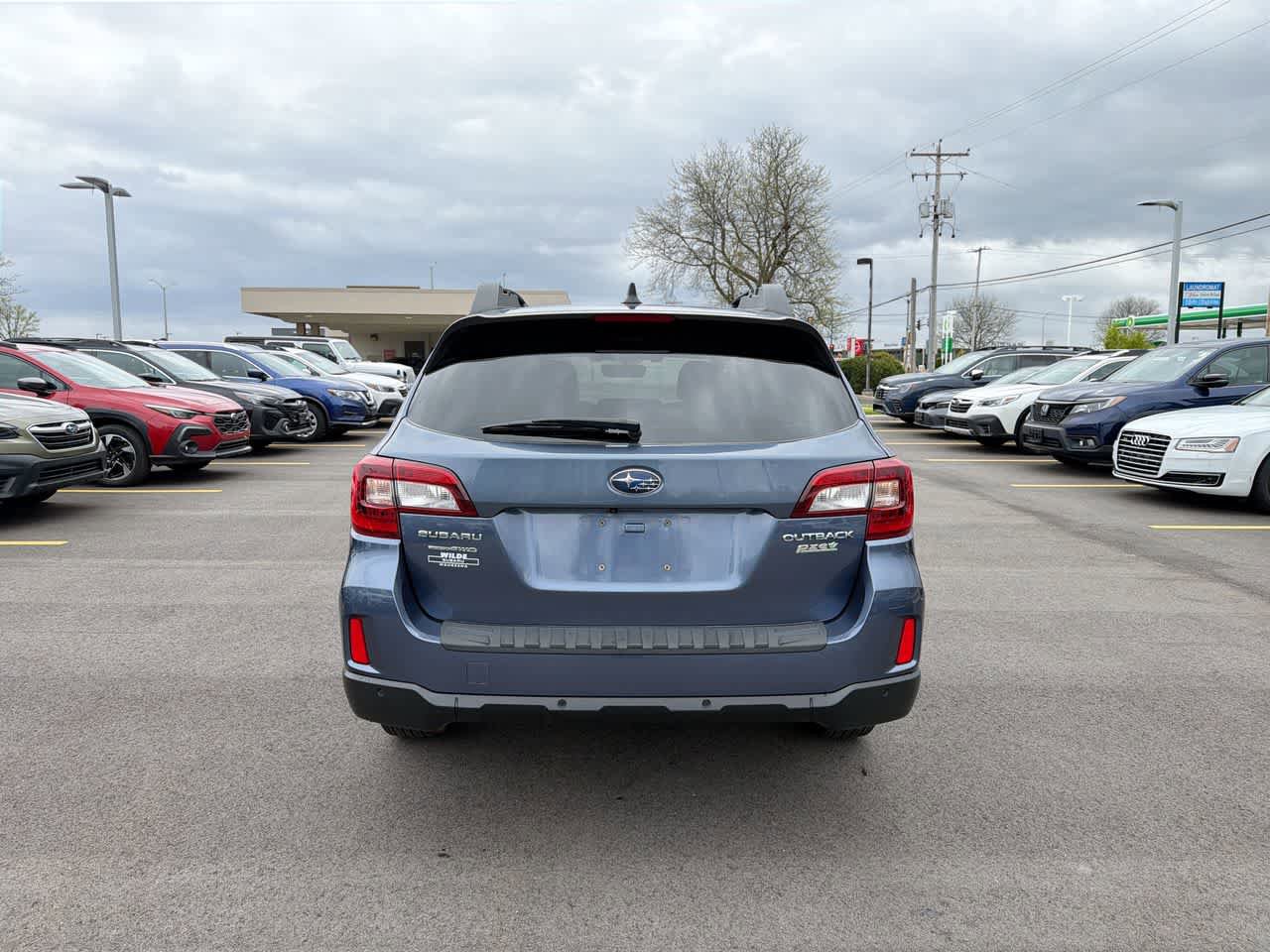 Used 2017 Subaru Outback 2.5i Limited AWD/4WD image 12