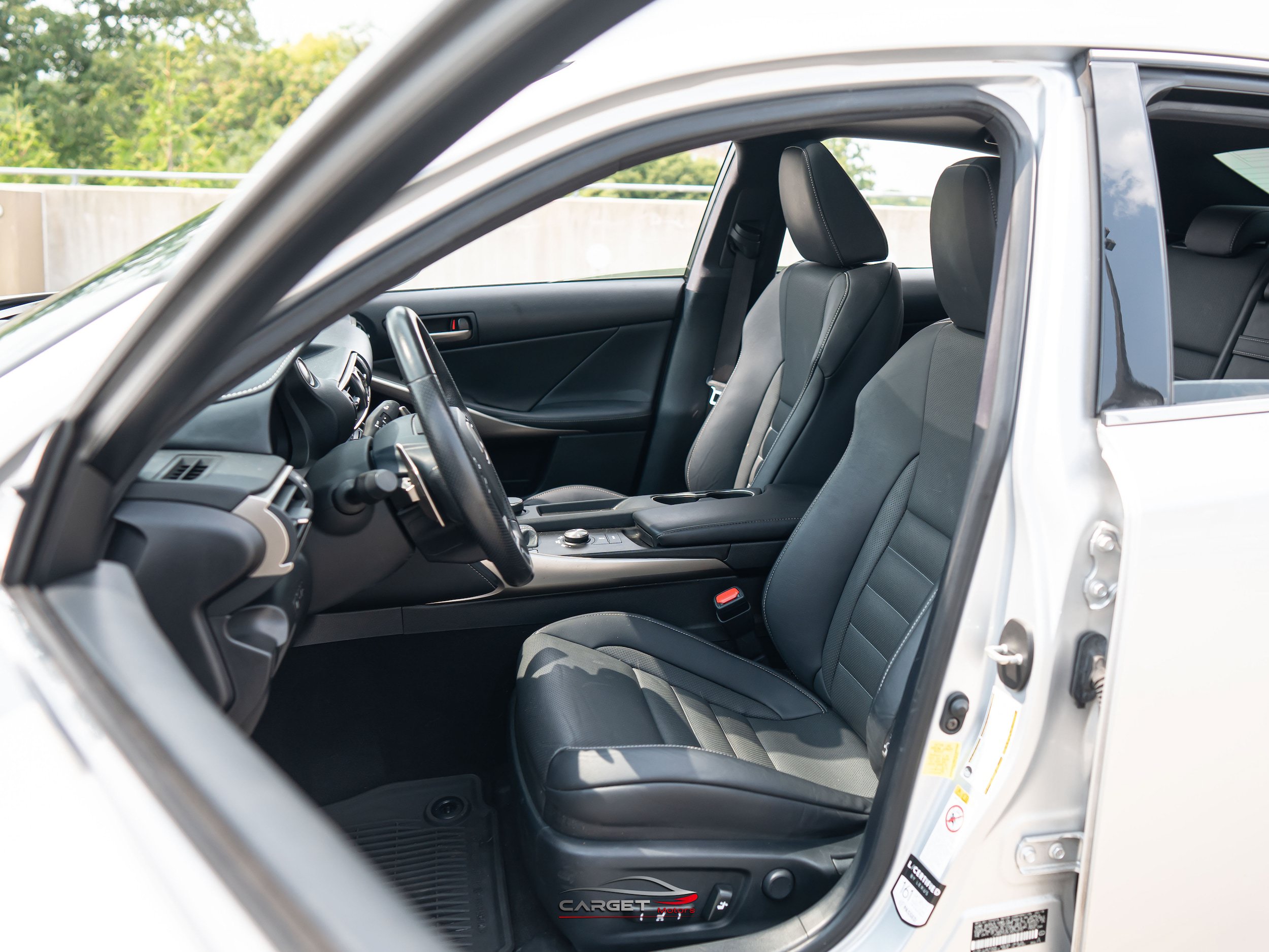 Used 2018 Lexus IS 300 F Sport w/ F Sport Package RWD image 16