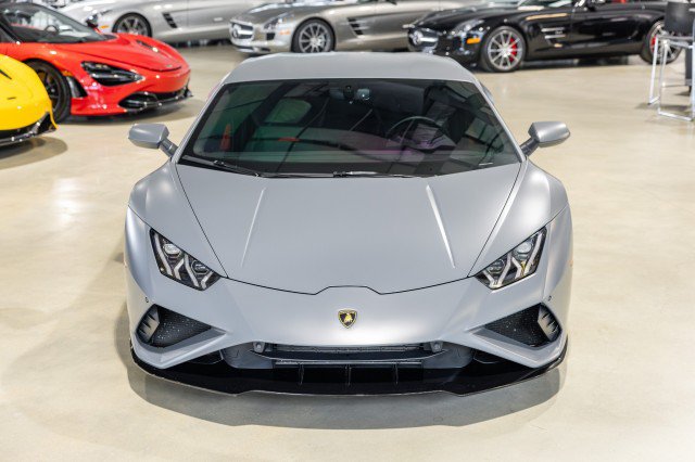 Used 2022 Lamborghini Huracan EVO RWD image 9