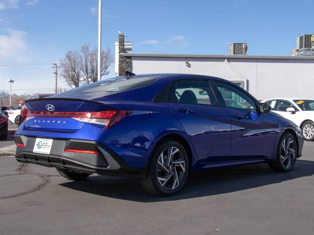 Used 2025 Hyundai Elantra Sport image 7