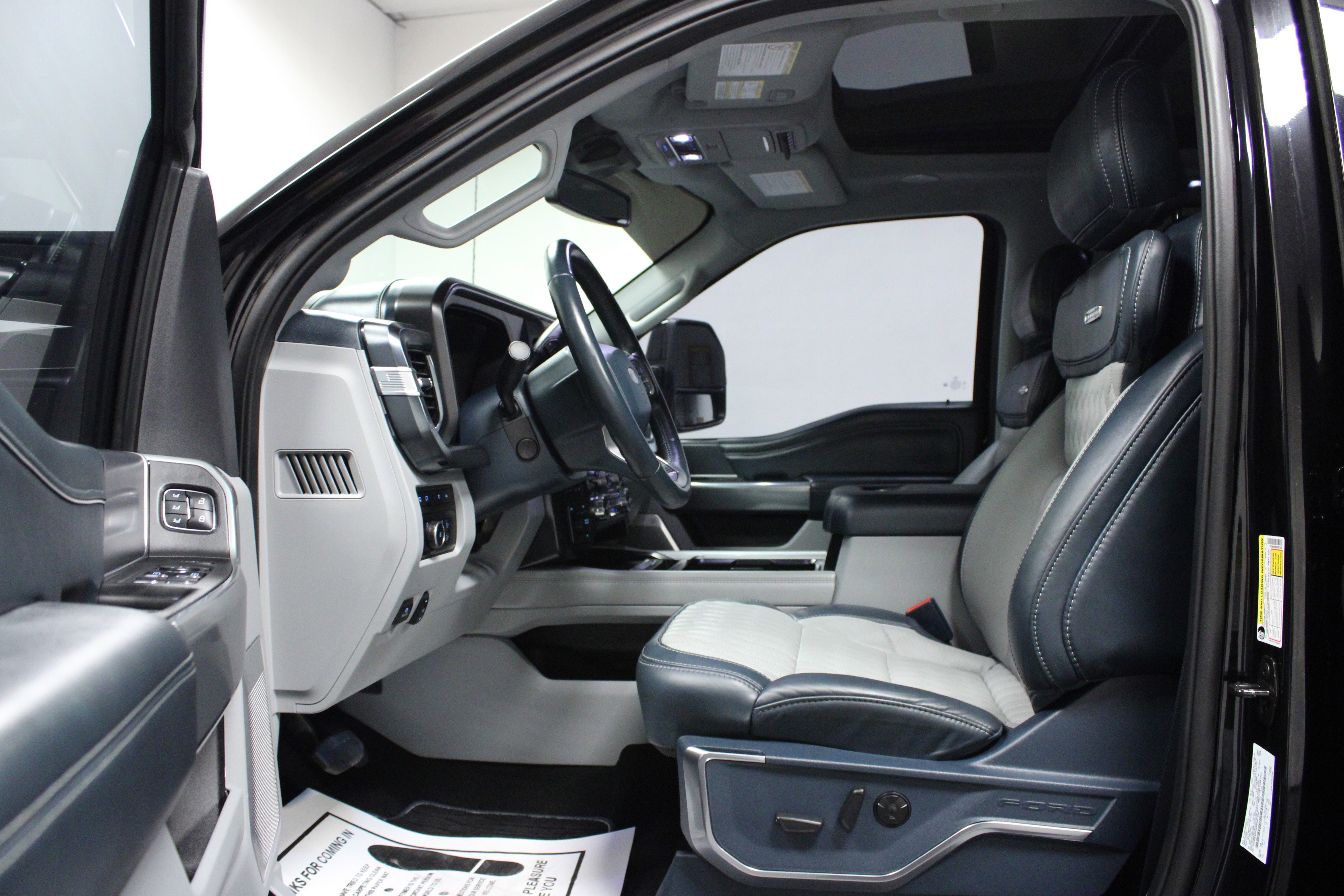 Used 2023 Ford F450 Limited w/ FX4 Off-Road Package image 12