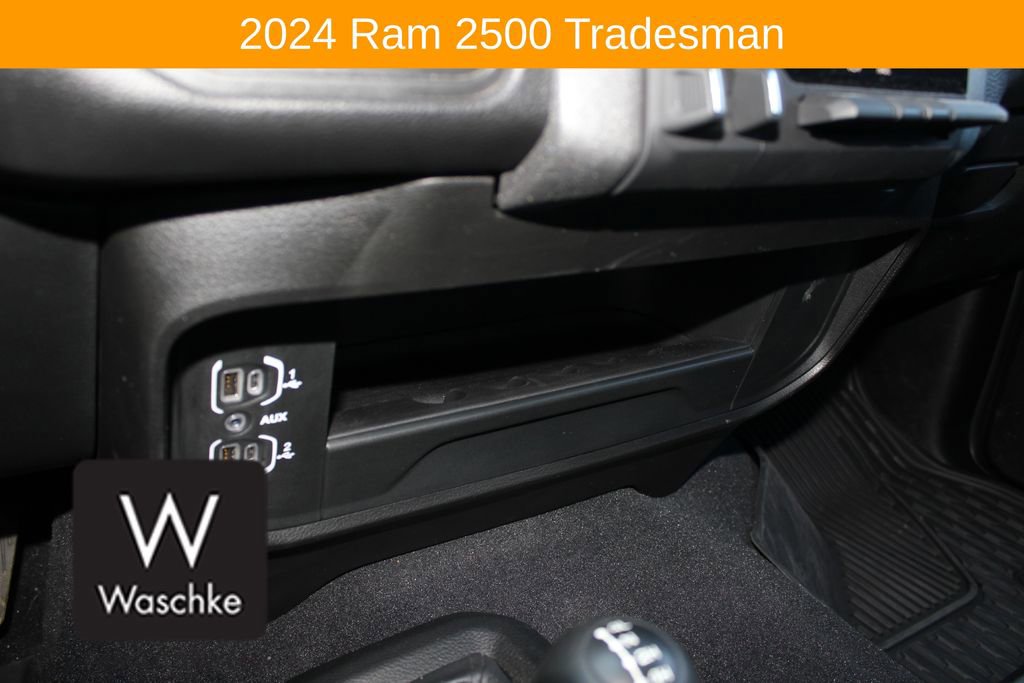 Used 2024 RAM 2500 Tradesman w/ Chrome Appearance Group AWD/4WD image 28