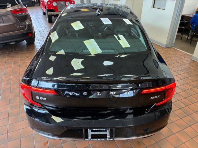 Used 2023 Volvo S90 B6 Plus image 13