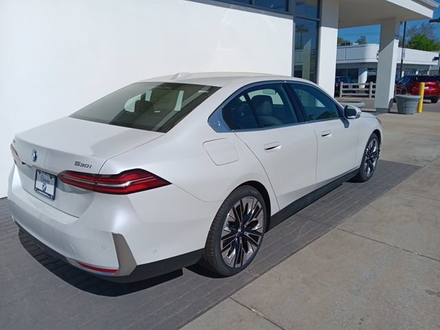 New 2025 BMW 530i xDrive w/ Premium Package AWD/4WD image 5