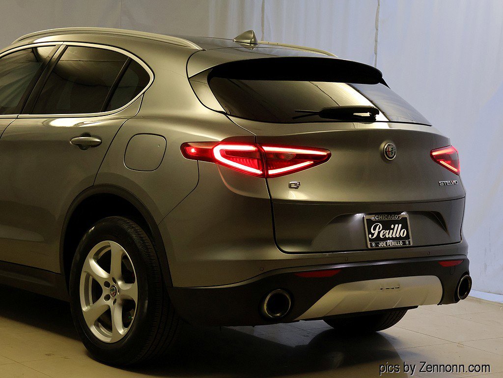 Used 2018 Alfa Romeo Stelvio AWD image 8