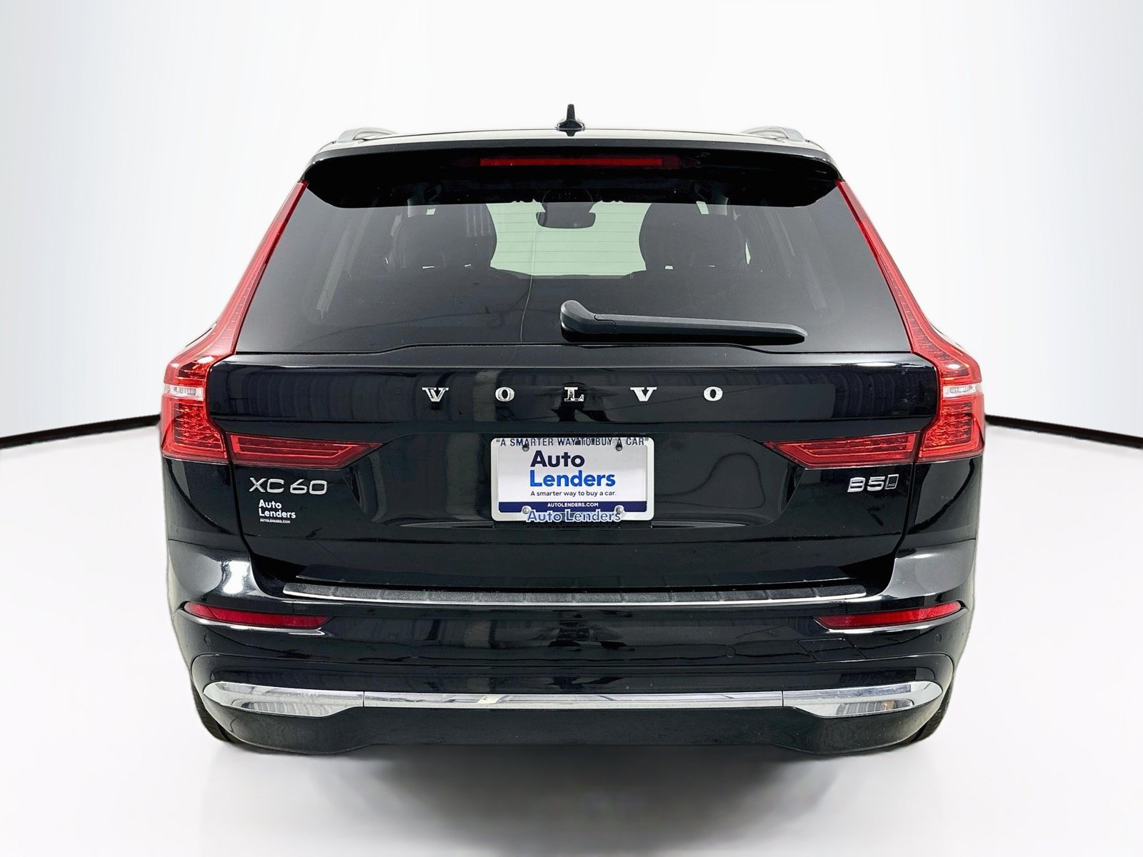 Used 2023 Volvo XC60 B5 Plus w/ Protection Package Premier AWD/4WD image 6