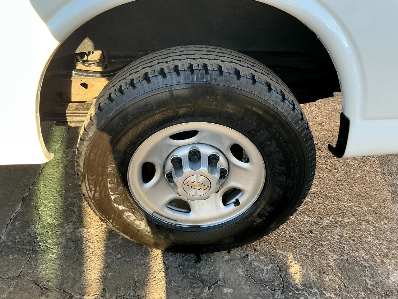 Used 2020 Chevrolet Express 3500 w/ Driver Convenience Package image 6