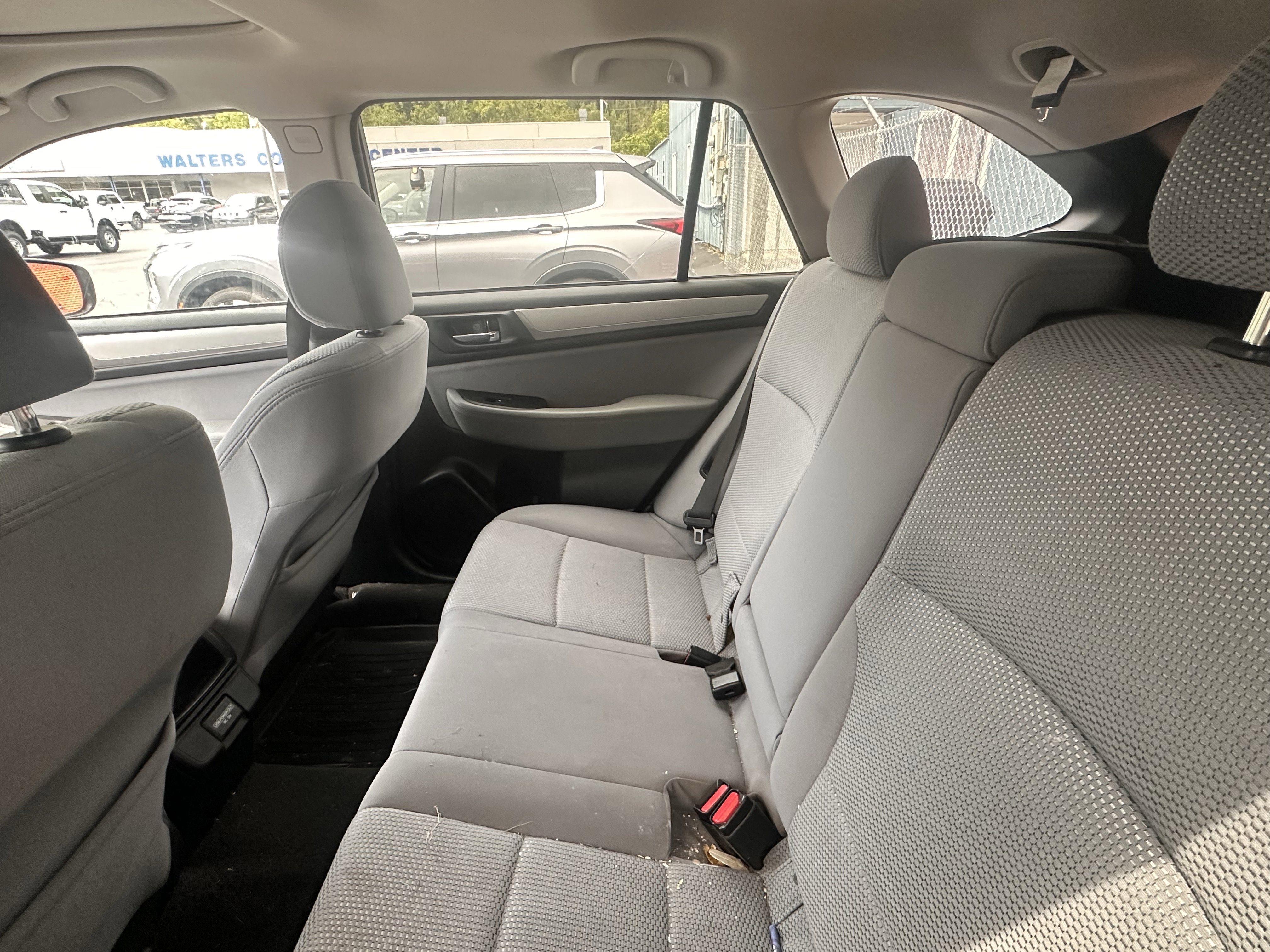 Used 2018 Subaru Outback 2.5i Premium AWD/4WD image 12