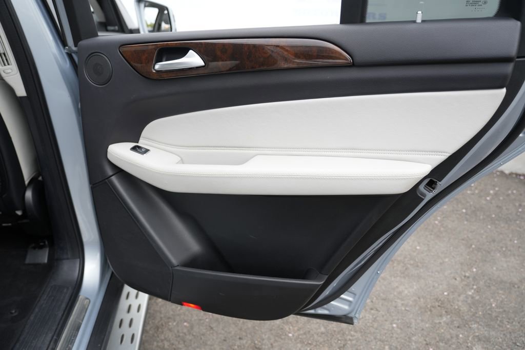 Used 2017 Mercedes-Benz GLS 450 4MATIC image 38